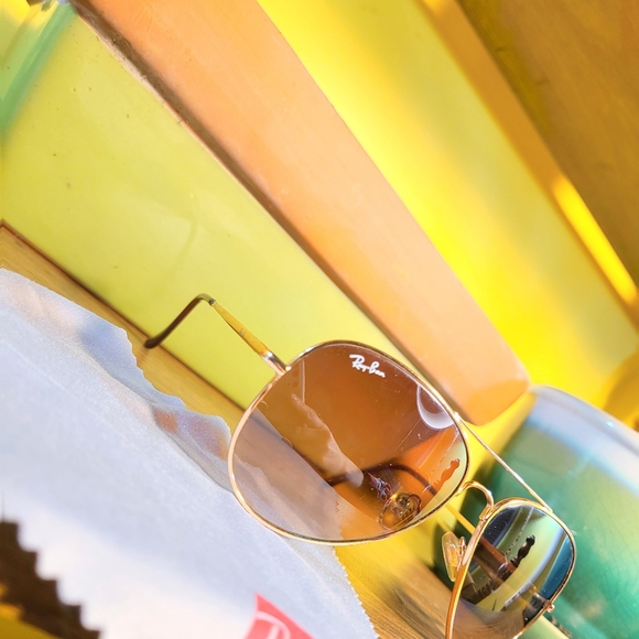 Ray-Ban sunglasses - Picture 9 of 12